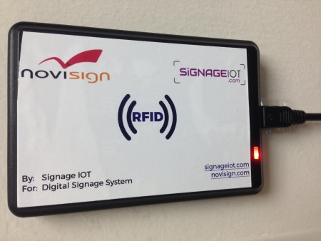 IoT digital signage - RFID reader